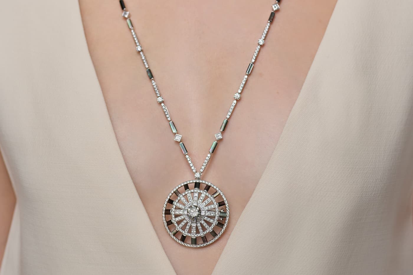  De Beers 'Chapman's Zebra' sautoir with central 3.00ct diamond, diamonds and grey mother-of-pearl
