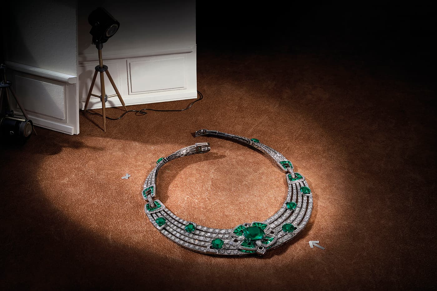  Bvlgari 'Cinemagia' collection necklace with emeralds and diamonds in white gold