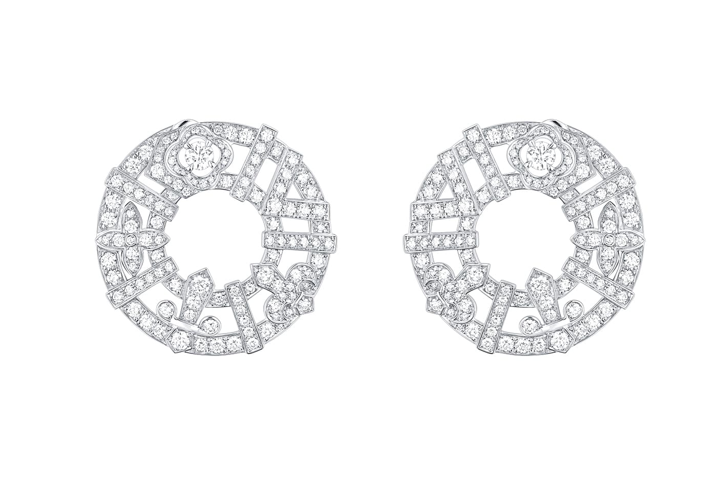  Louis Vuitton ‘Riders of the Knights’ collection 'La Reine' earrings with diamonds in white gold