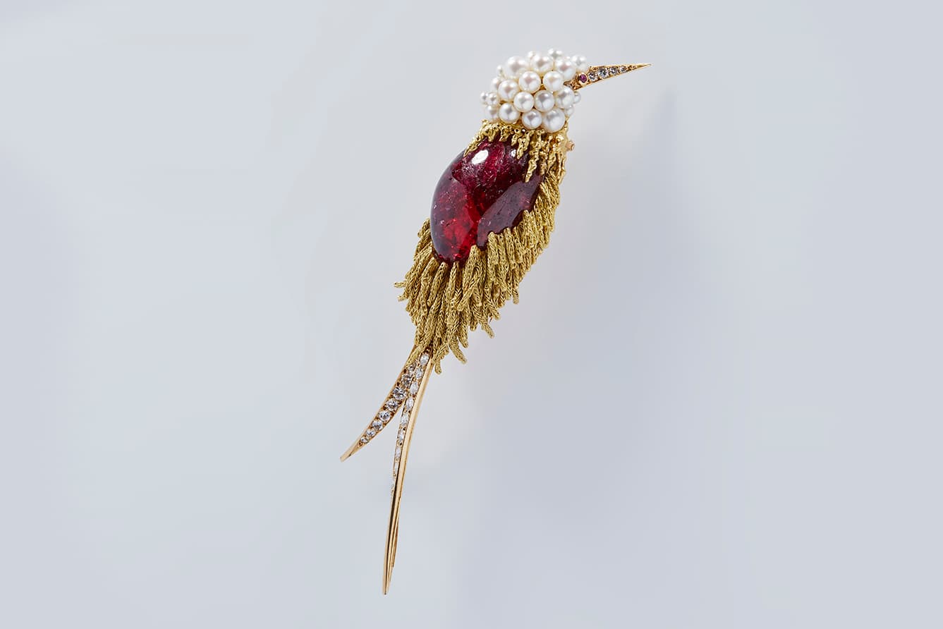 Pierre Sterlé brooch with pearls, rubellite, ruby and diamonds in yellow gold and platinum 