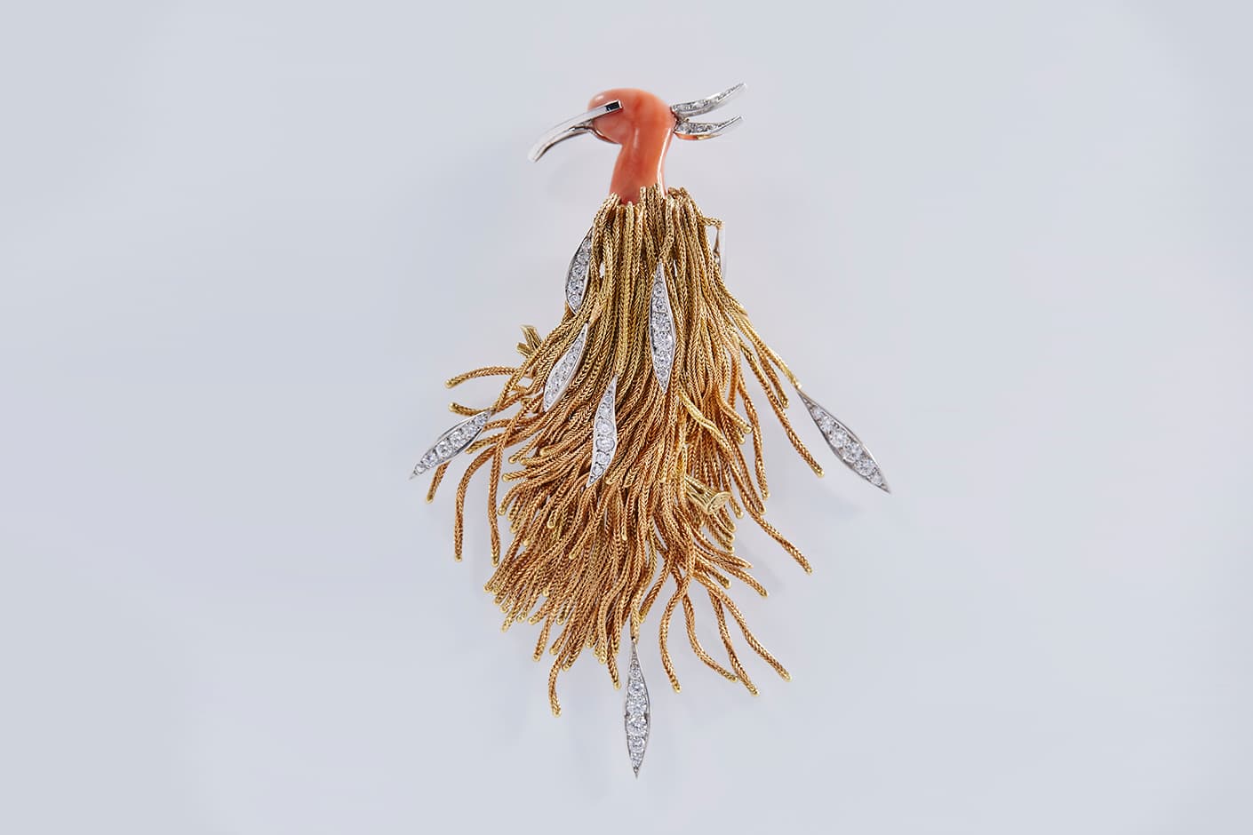  Pierre Sterlé brooch with coral and diamonds in yellow gold and platinum 