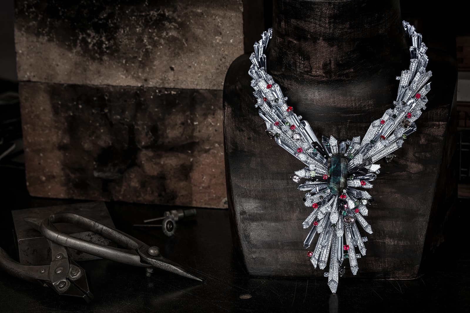 Rubeus 'Imperial' necklace with 69.37 carats Russian alexandrite, spinels, diamonds, rock crystal and black titanium