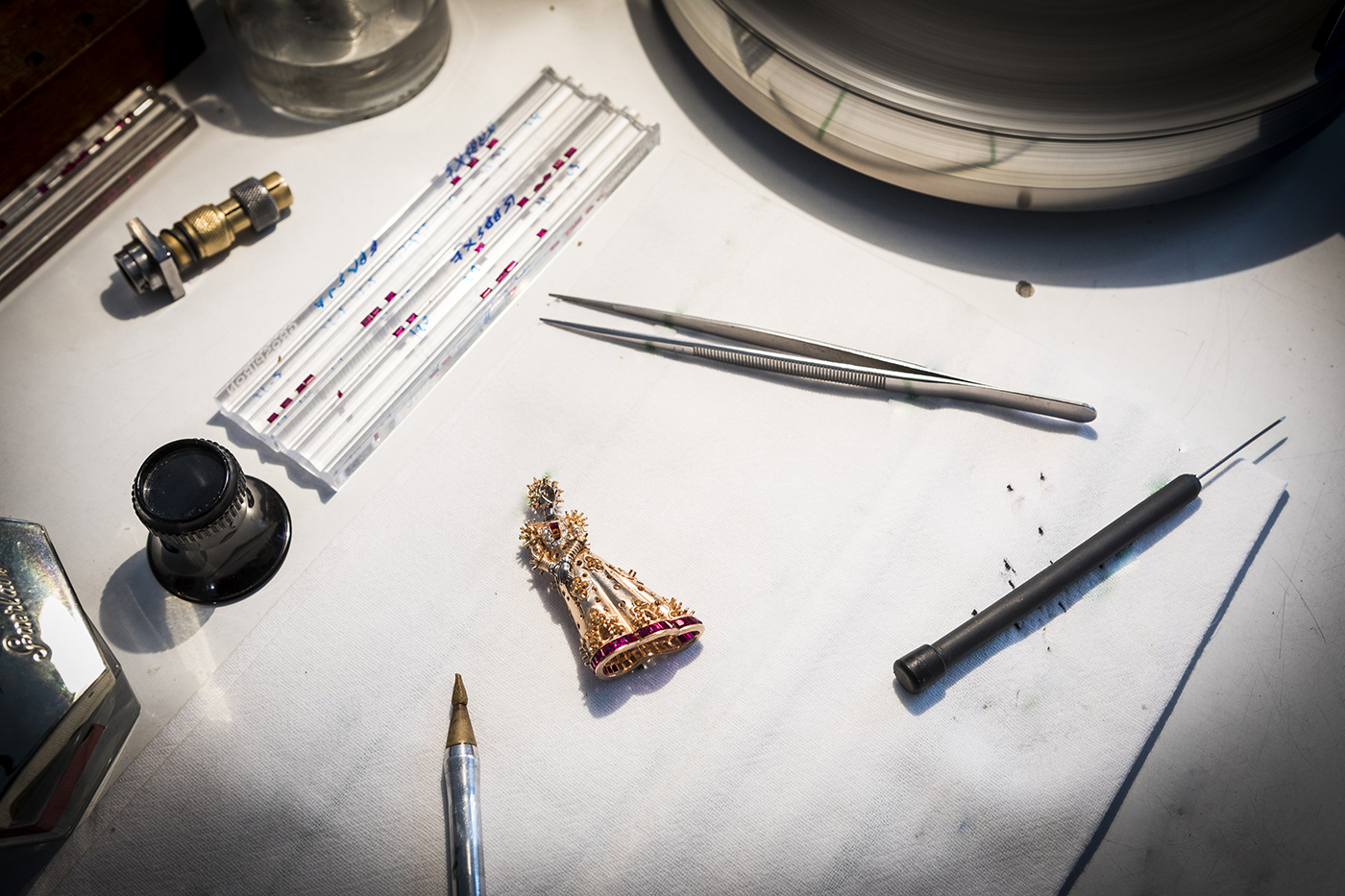  The making of the 'Juliet' brooch 