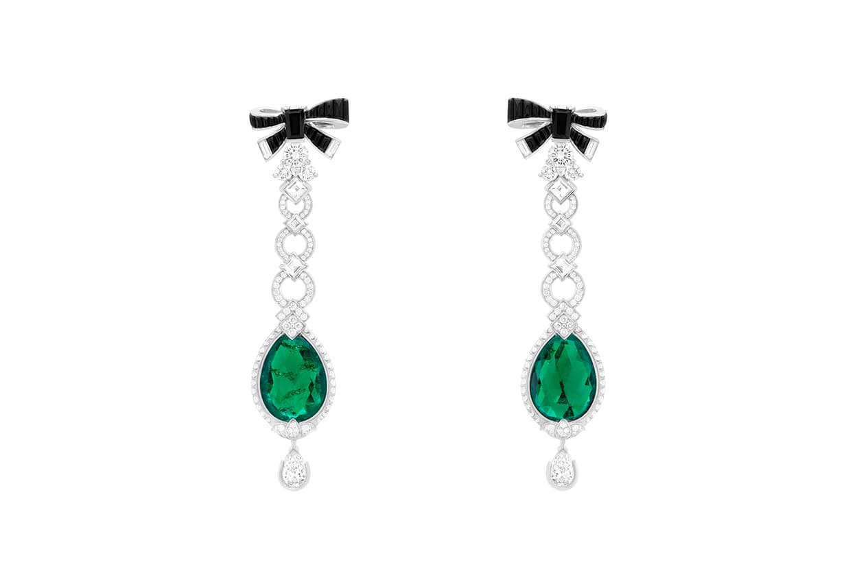  Van Cleef & Arpels 'Romeo and Juliet' collection 'Lovers' Bud' earrings with Colombian emeralds, diamonds and onyx in white gold