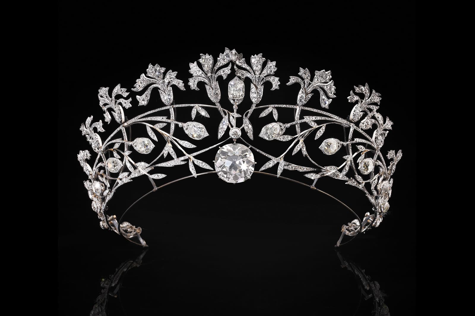  Chaumet ‘Pinks’ tiara with diamonds in gold and silver ordered by Mrs. Henri de Wendel from 1905