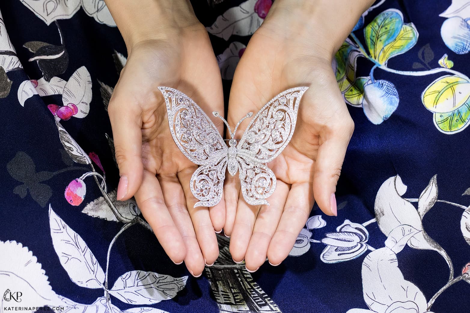 Jessica Fong butterfly brooch with diamonds in white gold