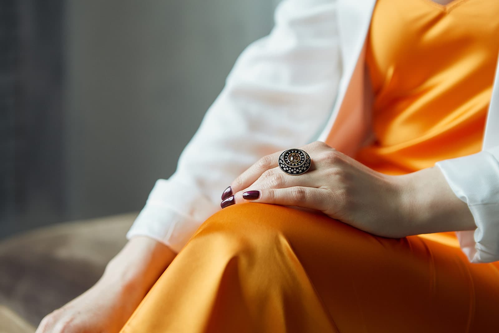  Katerina Perez wearing Ringo ring in gold and diamonds