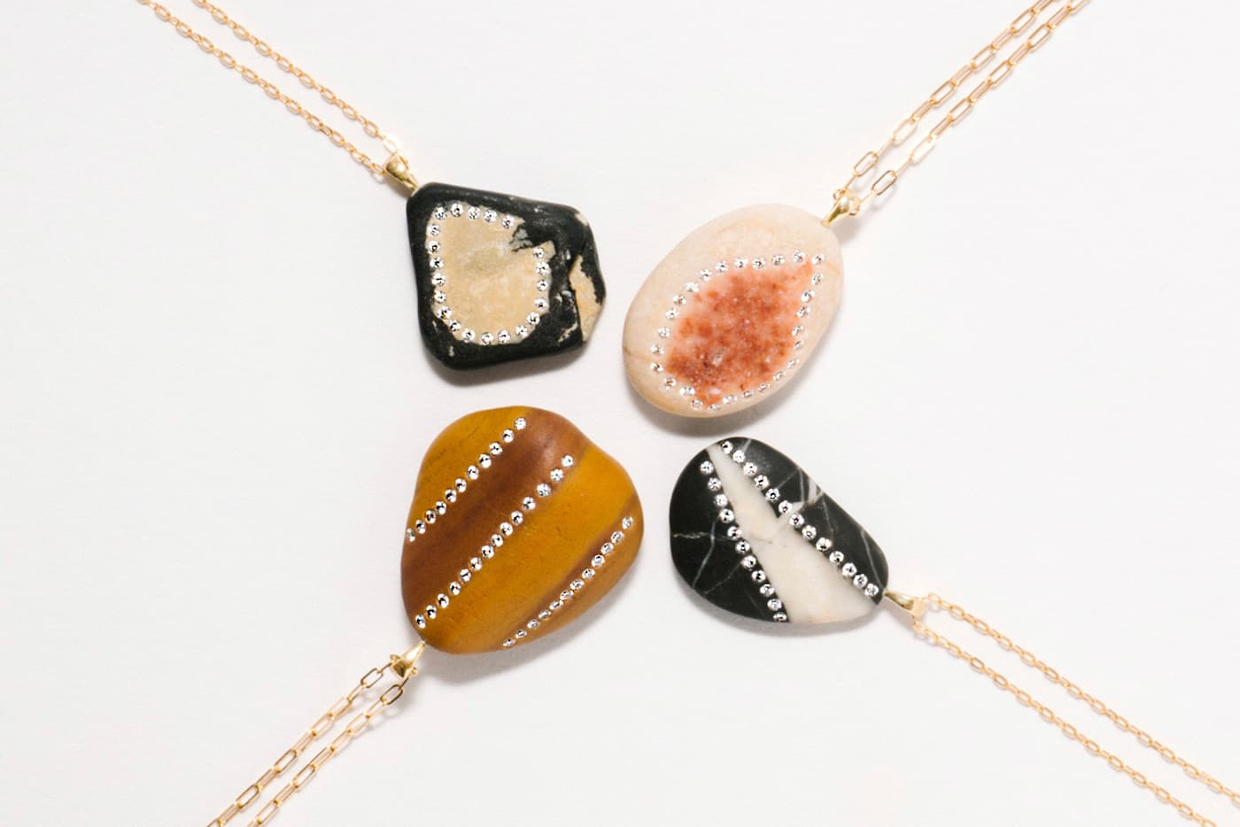  CVC Stones pendants with diamonds in yellow gold