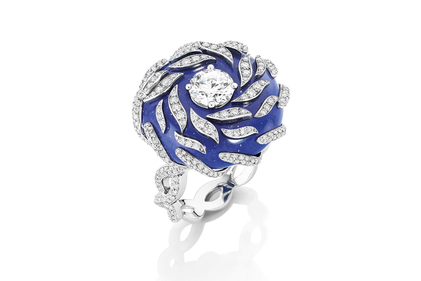  Mellerio Dits Meller ‘Ondine' bombe ring from the 'Le Ciottoli’ collection with diamonds and lapis lazuli 