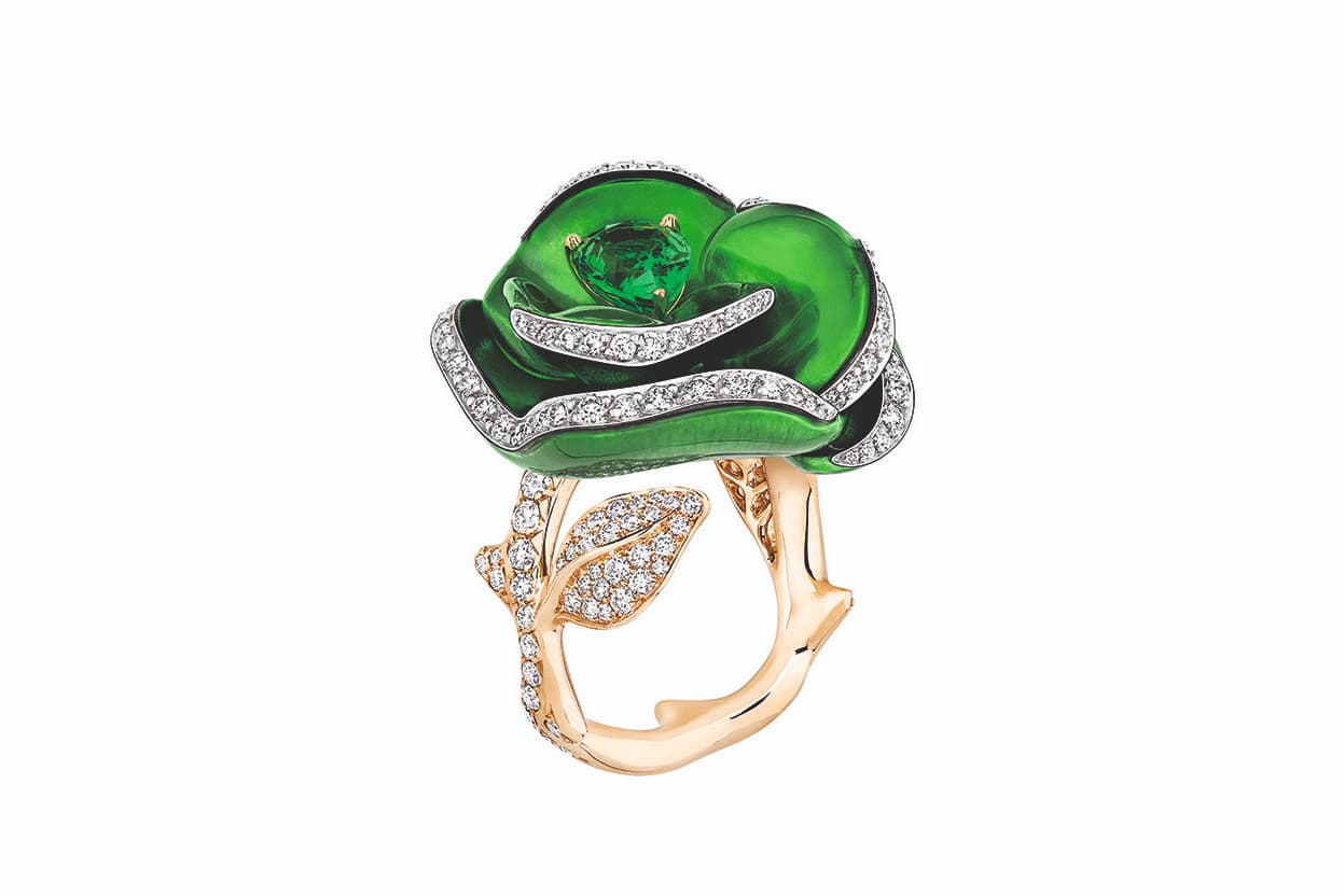  Dior ‘Rose Dior Pop’ ring with emerald, diamonds and lacquer in yellow gold