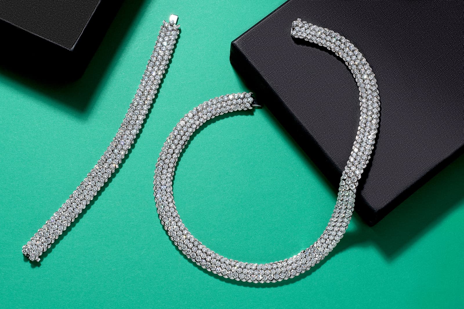 Stenzhorn 'Una' choker and bracelet with brilliant cut diamonds in white gold