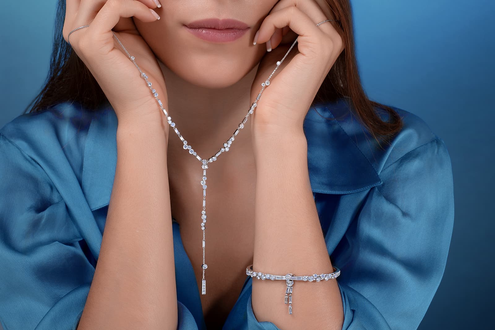 Stenzhorn 'Una' sautoir and bracelet with baguette and brilliant cut diamonds in white gold