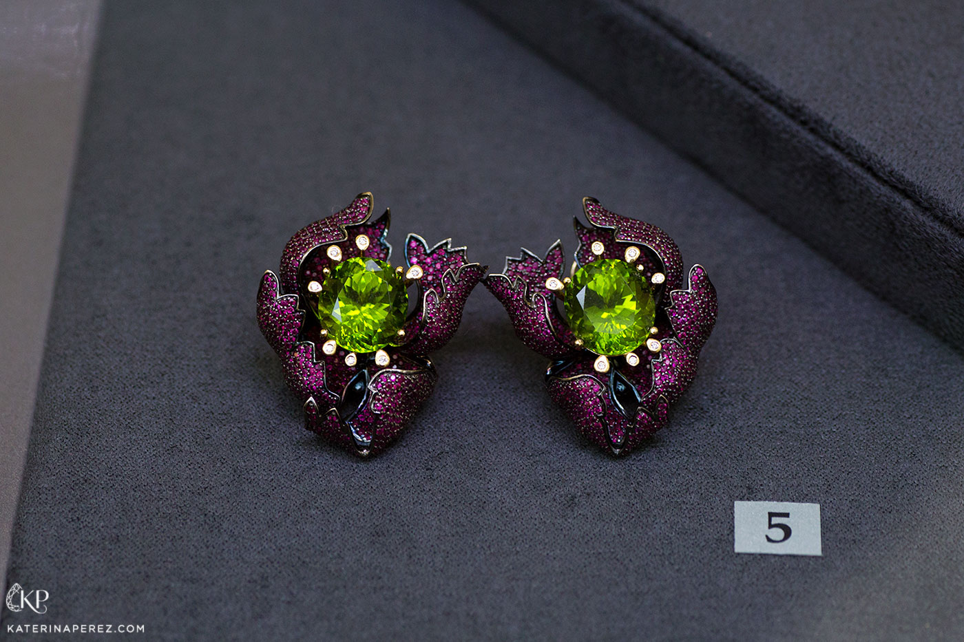 Sergei Izmestiev 'Japanese Garden' earrings