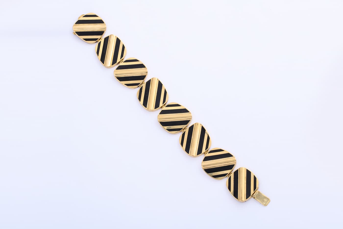  Cartier bracelet in black enamel and yellow gold offered by A La Vieille Russie