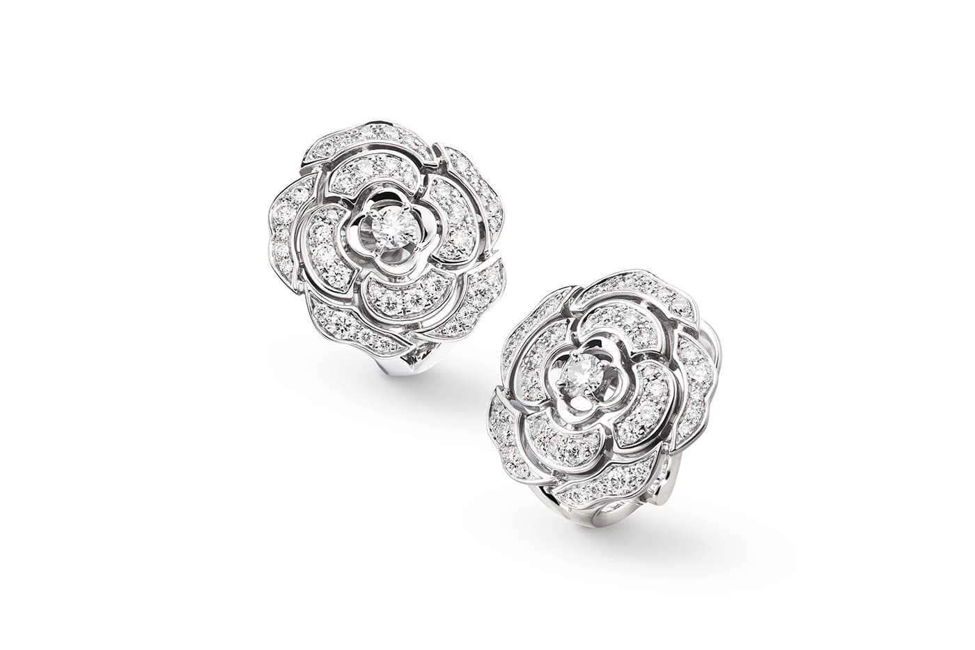  Chanel 'Camelia' stud earrings with diamonds in white gold