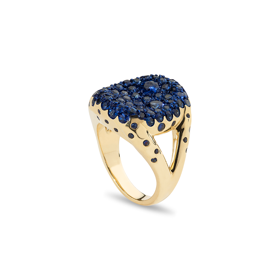  Solange Azagury-Partridge 'Tot' ring with pavé set sapphires and ceramic plate in yellow gold