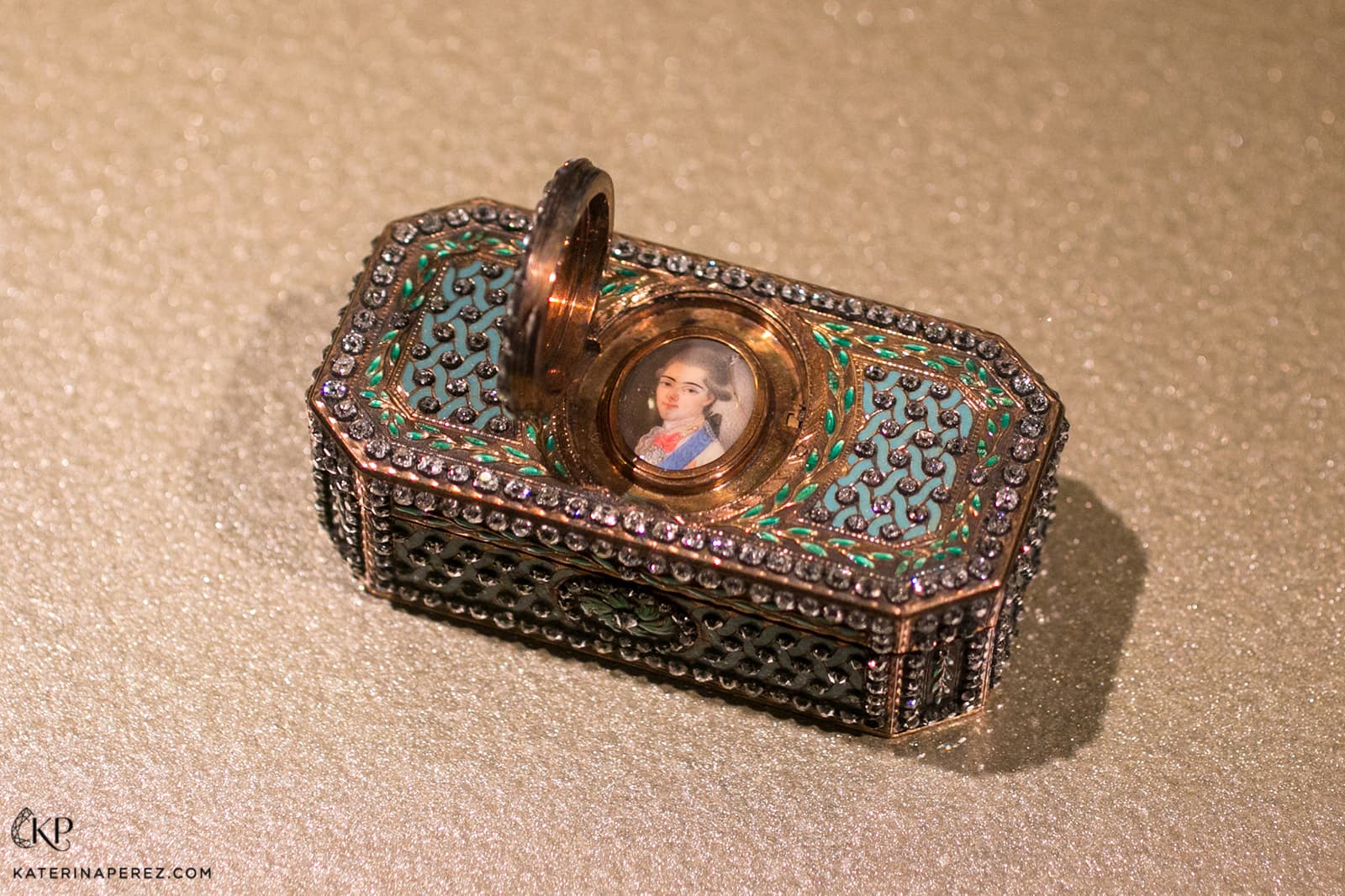  Snuffbox in gold, silver, enamel and diamonds with Portrait Miniatures, St. Petersburg, 1778