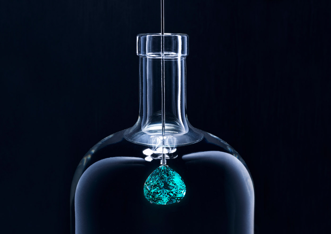  Jochen Leen x Skully Gin gift bottle with Paraiba Tourmaline