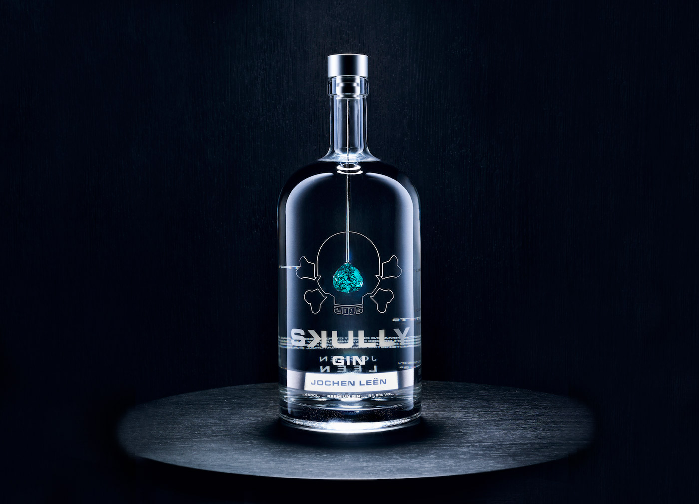 Jochen Leen x Skully Gin gift bottle with Paraiba Tourmaline