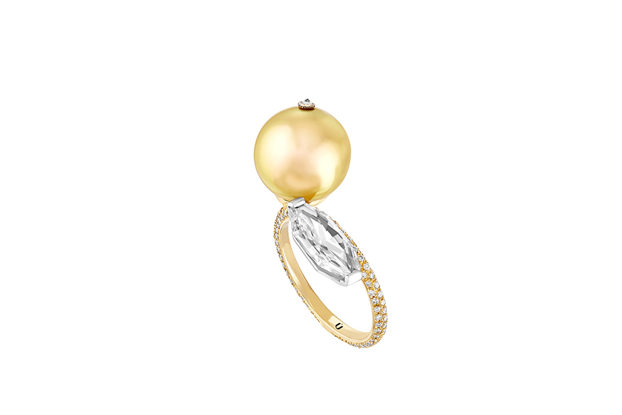  Nuun 'Perle Jaune' ring from the 'Manifesto' collection with 13.80ct pearl and diamond in yellow gold