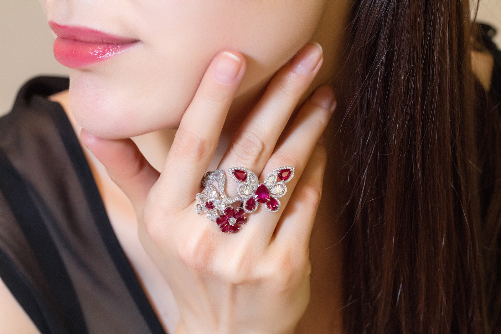 Кольцо с бирманскими рубинами и бриллиантами от Faidee