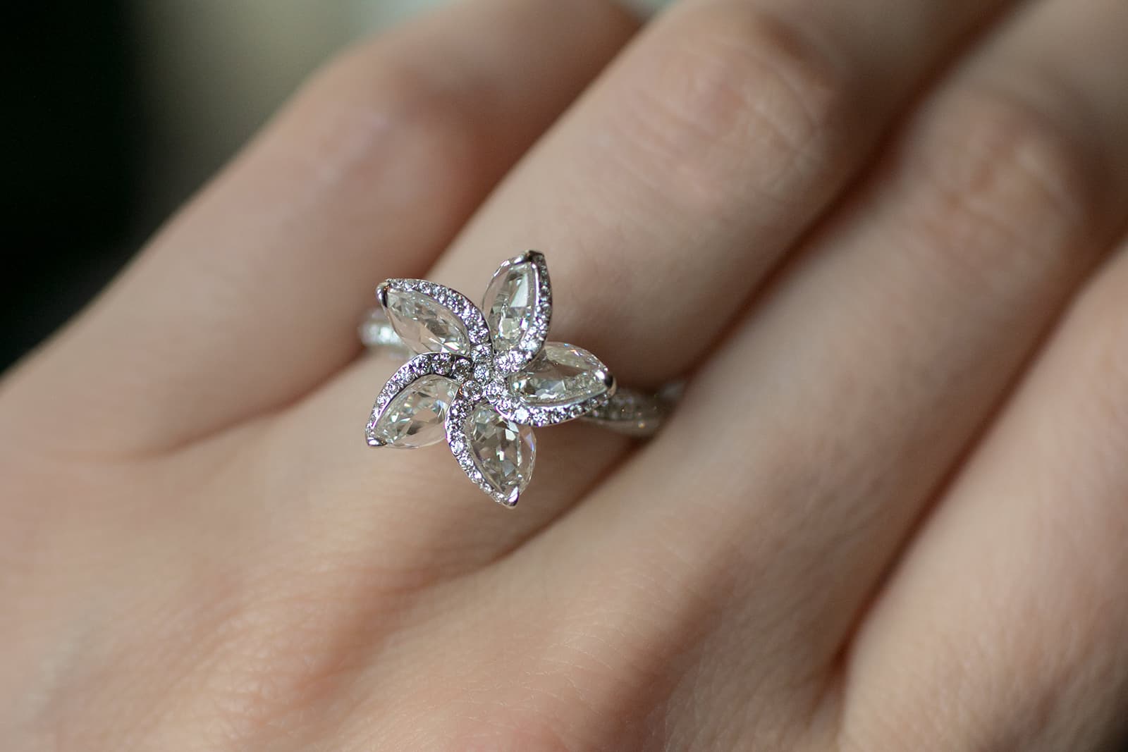  HARAKH Frangipani diamond ring