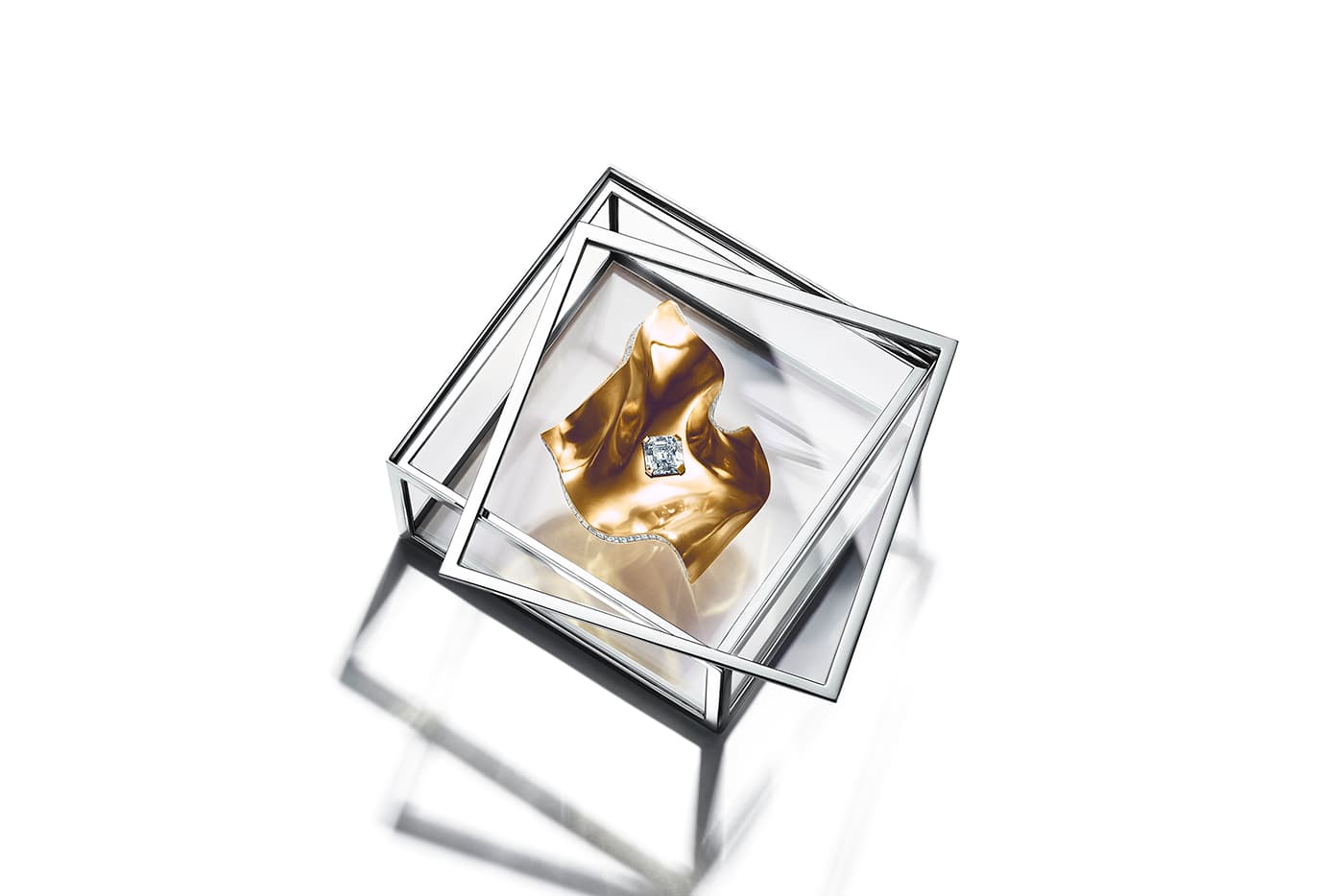  Tiffany&Co. Blue Book 2019 collection brooch with over 5ct diamond and accent diamonds in yellow gold and platinum, box in glass and sterling silver 