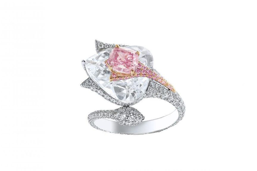 Boghossian 'Kissing' ring with a pink and colourless diamonds