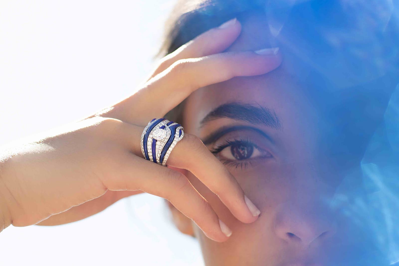 Mellerio Dits Meller ‘Ondine' cocktail ring from the 'Le Ciottoli’ collection with diamonds and lapis lazuli 