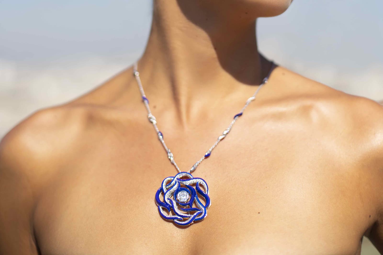 Mellerio Dits Meller ‘Ondine' pendant from the 'Le Ciottoli’ collection with diamonds and lapis lazuli 