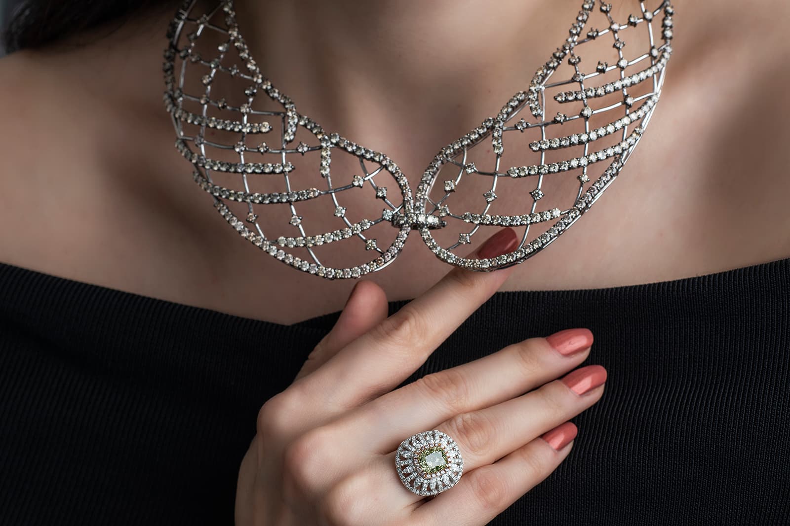 Above: Champagne and white diamond collar necklace, below: green diamond ring