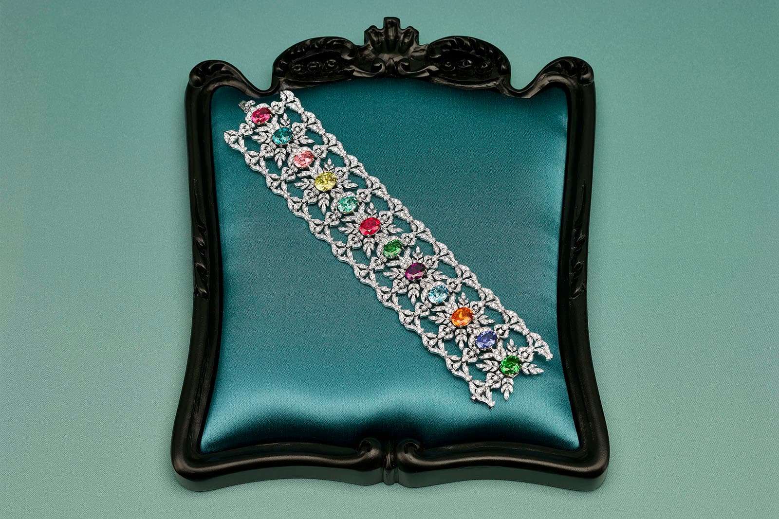  Gucci 'Hortus Deliciarum' collection 'Eternal Love' bracelet with multi-gemstones and diamonds in white gold