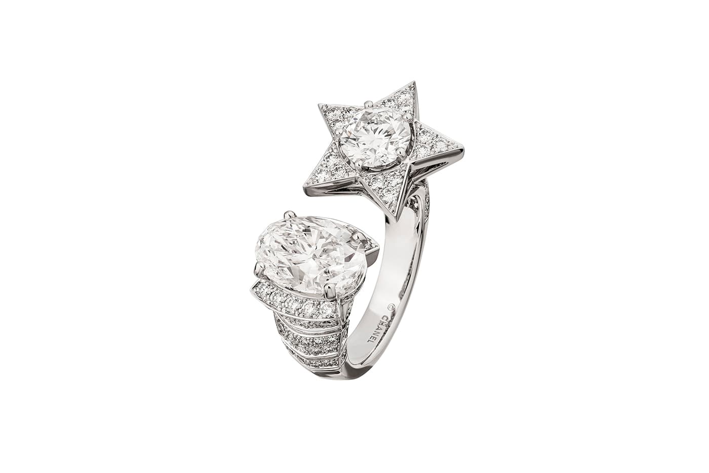  Chanel ‘Cométe’ collection ring with diamonds in white gold