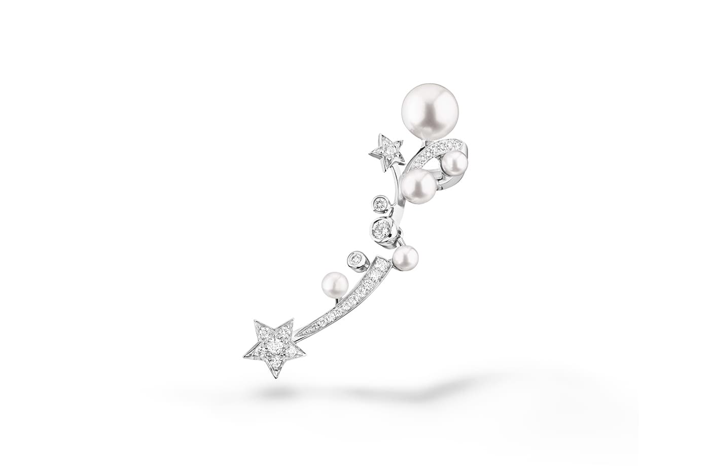 Chanel ‘Cométe’ collection brooch with diamonds and pearls in white gold