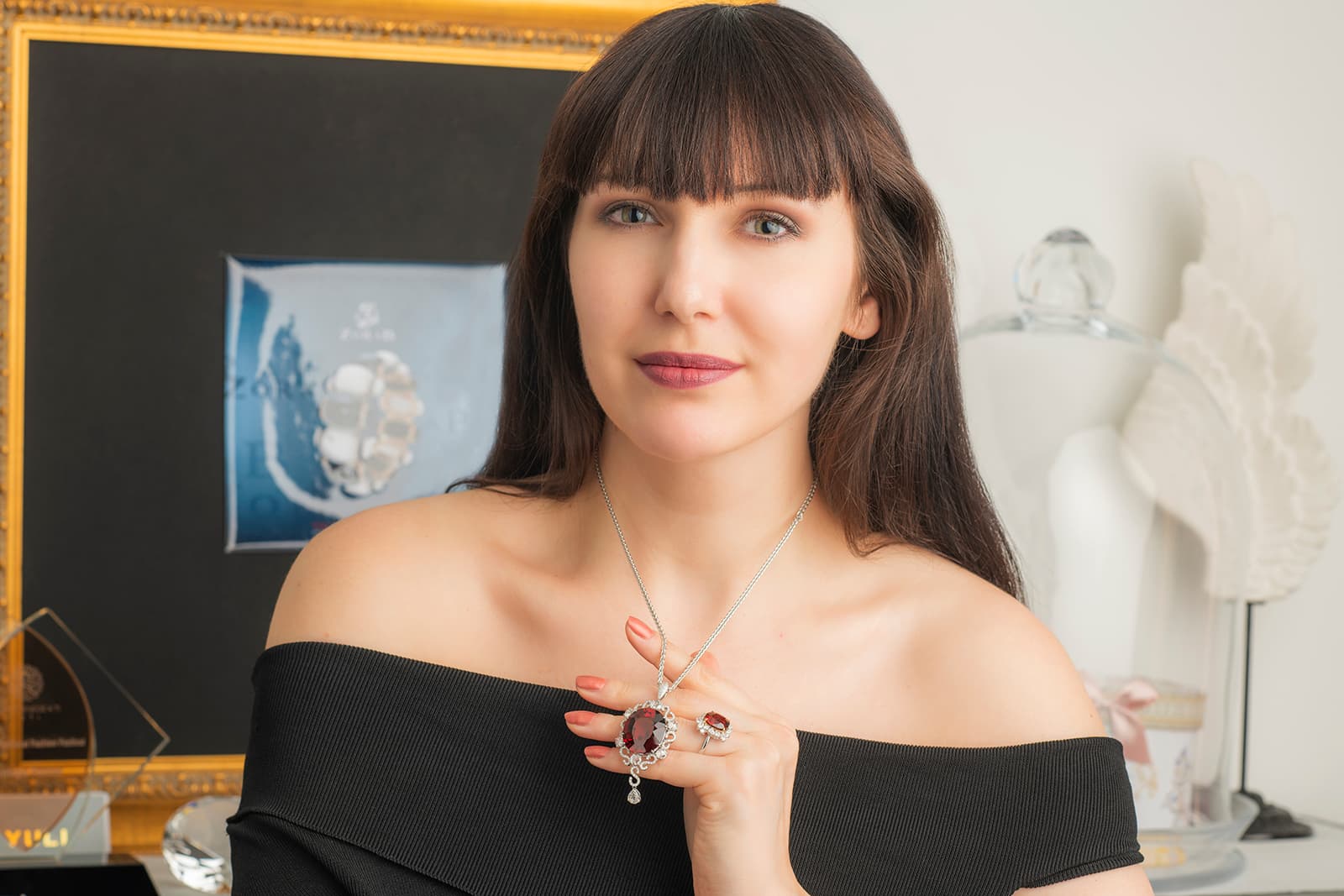 Jessie Foo pendant with garnet and diamond, and ring with spessartite garnet and diamonds in white gold