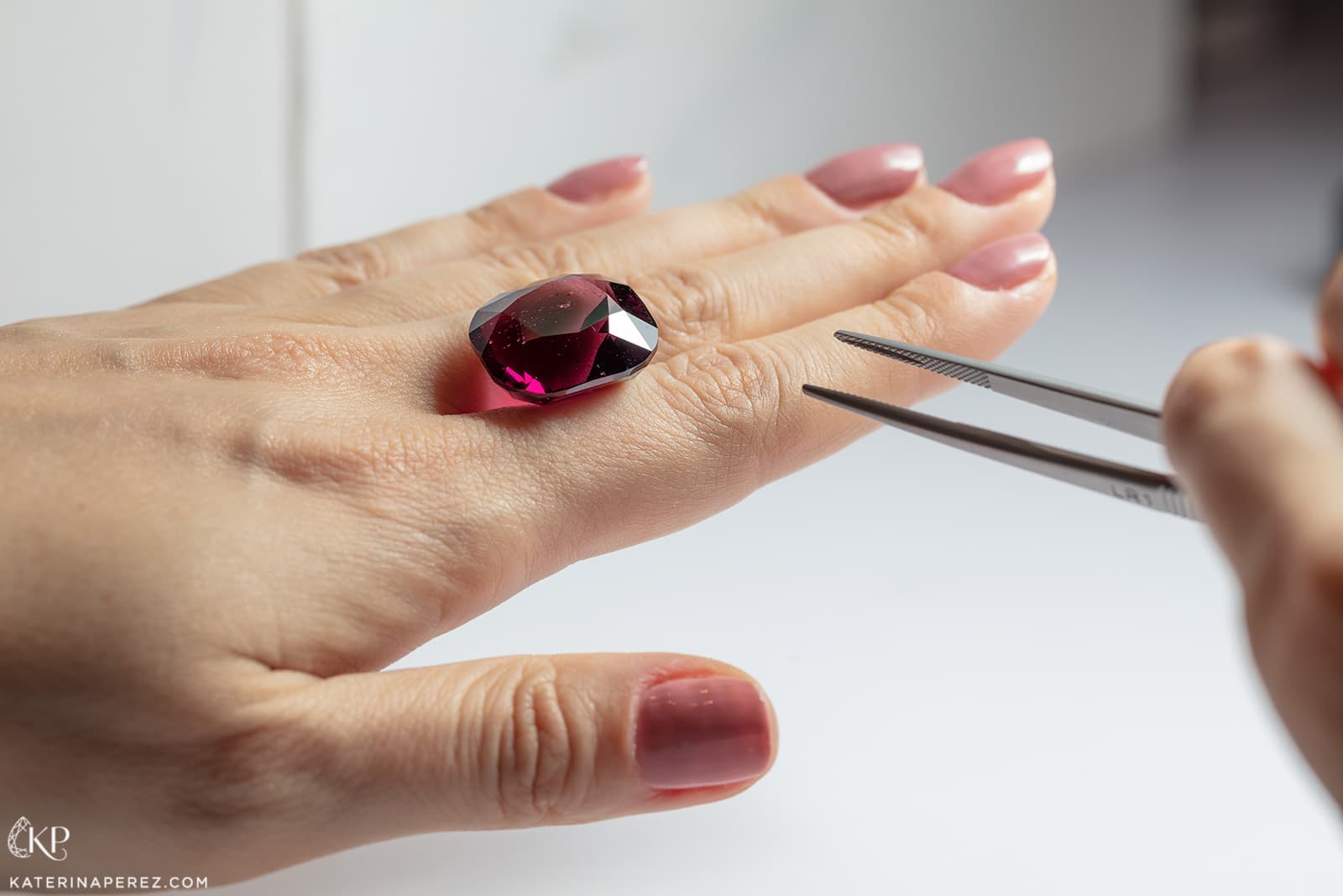 Spinel of 43 cts, Afghanistan, available at P&P Gems. Photo by Simon Martner