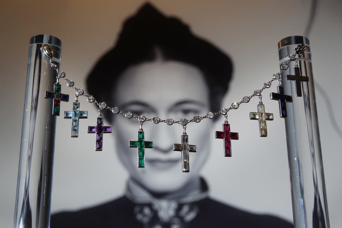 Wallis Simpson's multi-gemstone crucifix charm bracelet 