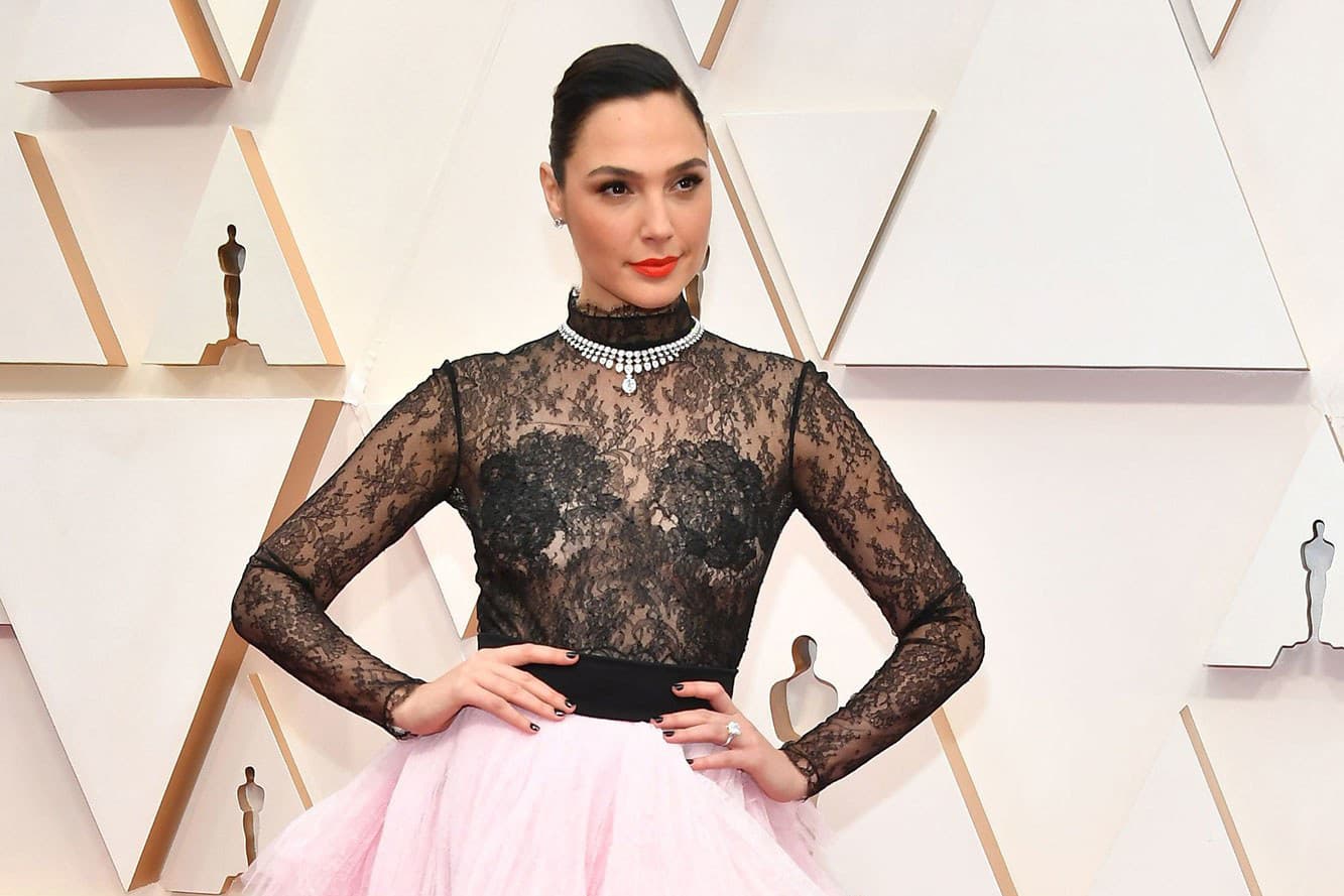   Gal Gadot wearing Tiffany&Co. Clara necklace with an oval 11 carat diamond and mixed cut diamonds of over 65ct and earrings with diamonds in platinum 