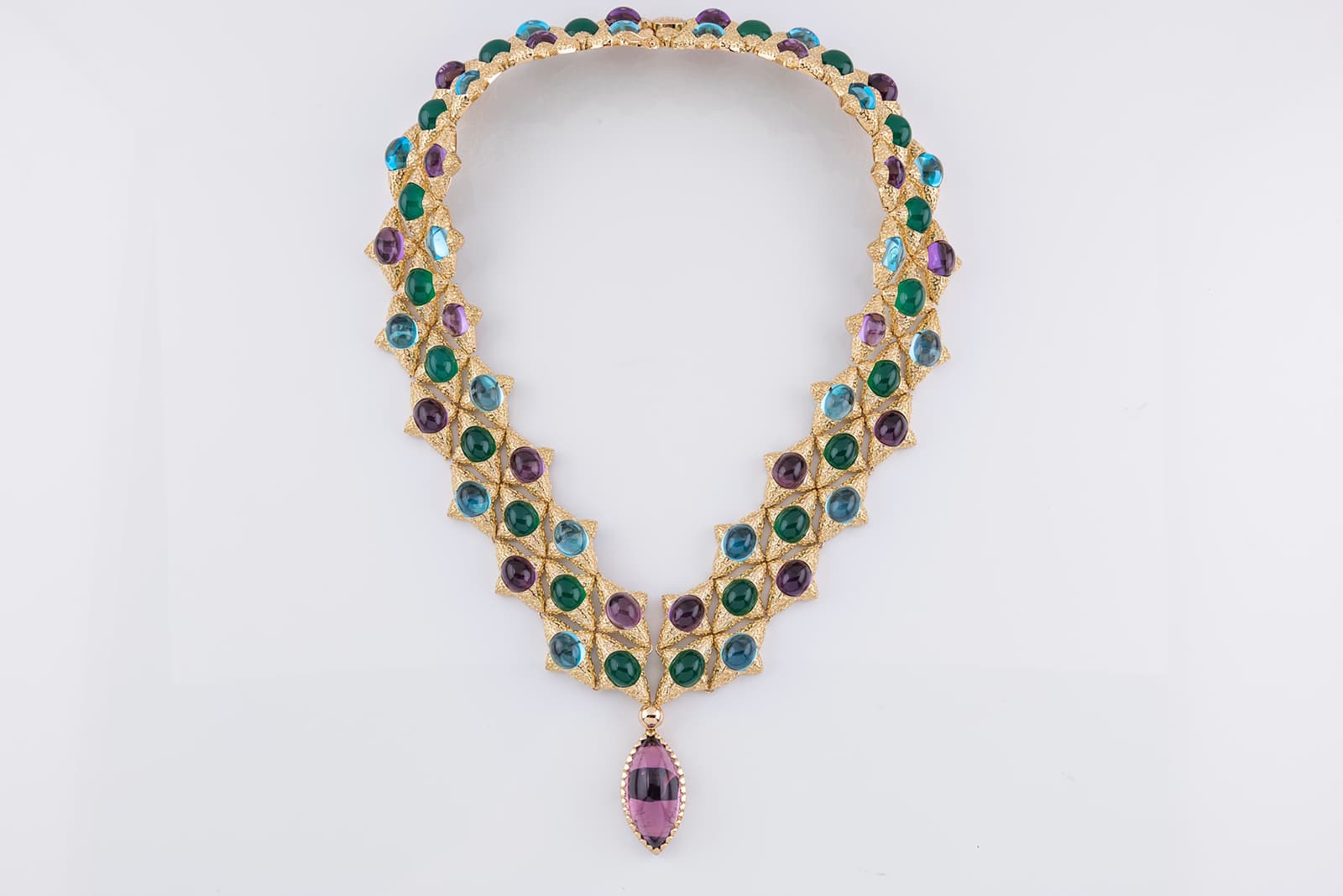 WITR Jewellery necklace with amethyst, emerald and topaz in yellow gold