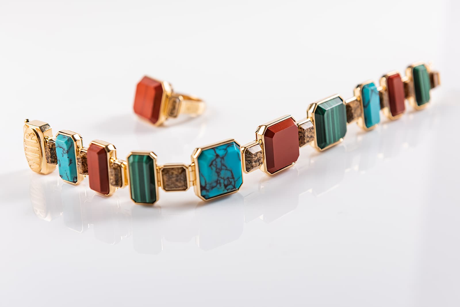 WITR Jewellery bracelet and ring with turquoise, malachite, carnelian and jasper in yellow gold