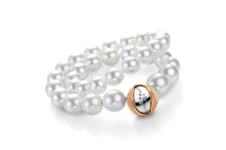  Jörg Heinz Mystery Sphere pendant with diamond and pearls in yellow and white gold