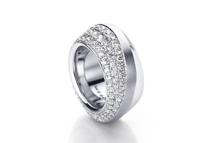  A.Odenwald ring with diamonds in white gold