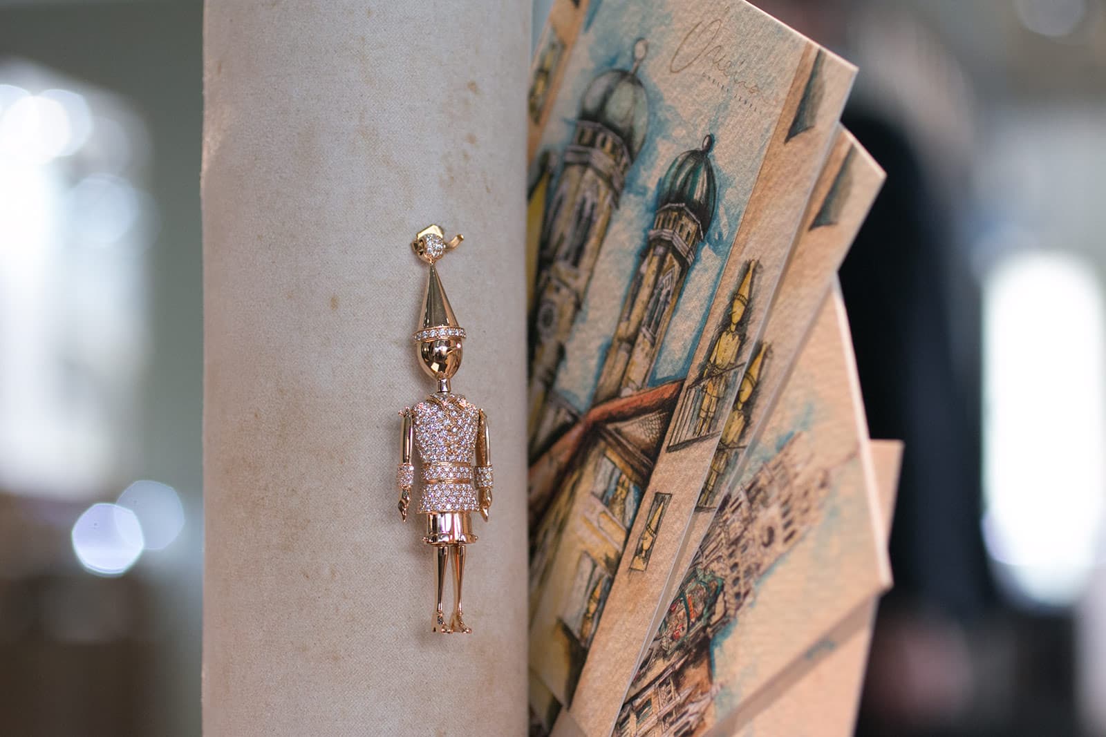 Oneira Pinocchio pendant with diamonds in yellow gold and wood