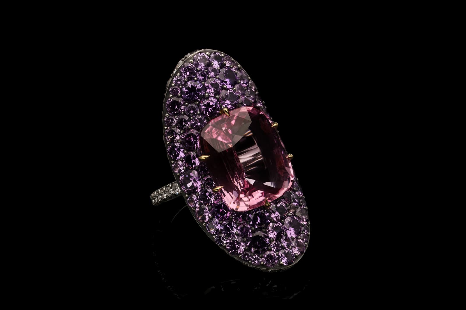  Offered by Hancocks London, JAR ring with  8.12ct oval padparadscha sapphire, lilac sapphires and accenting diamonds in yellow and white gold
