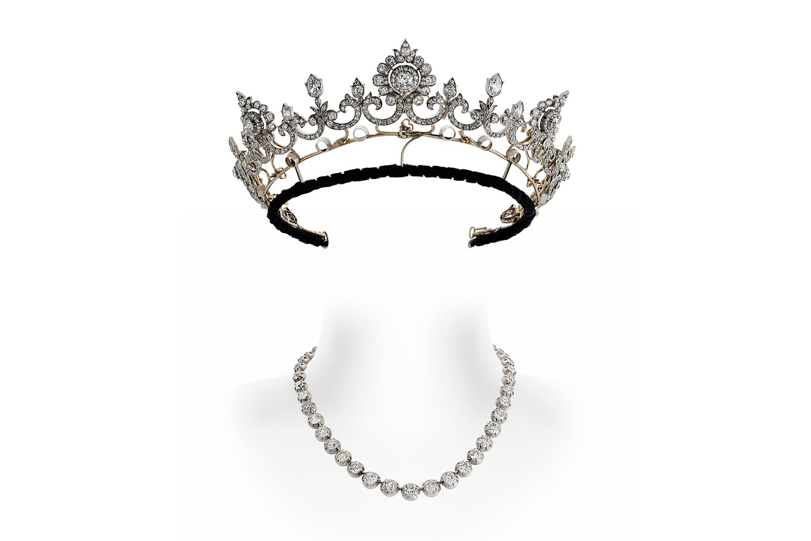  Offered by Hancocks London, the transformable Anglesey tiara with over 100ct of diamonds, formerly belonging to the 'Dancing Marquess' circa 1890  