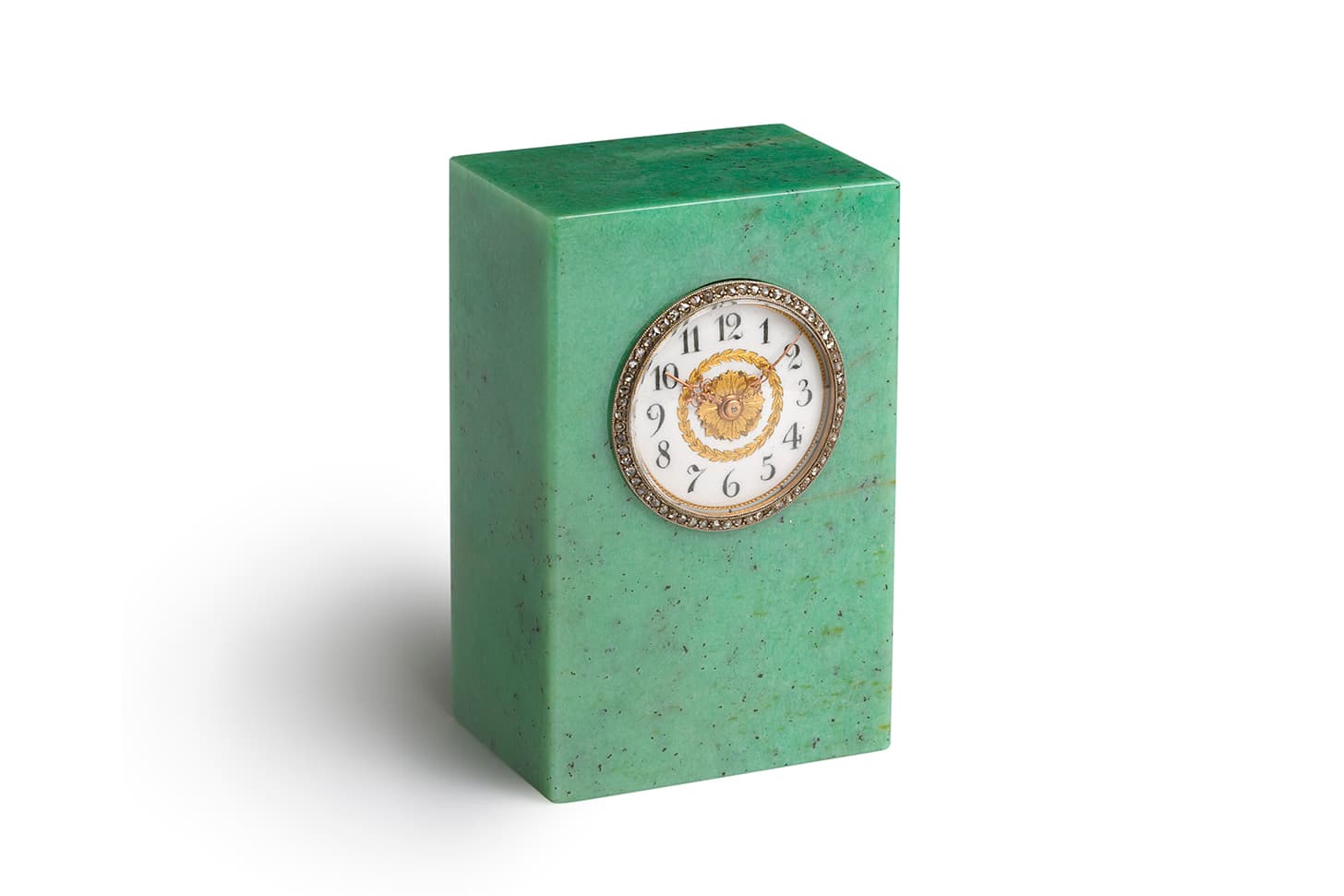  Offered by Wartski, Fabergé clock with nephrite, diamonds and enamel in yellow gold