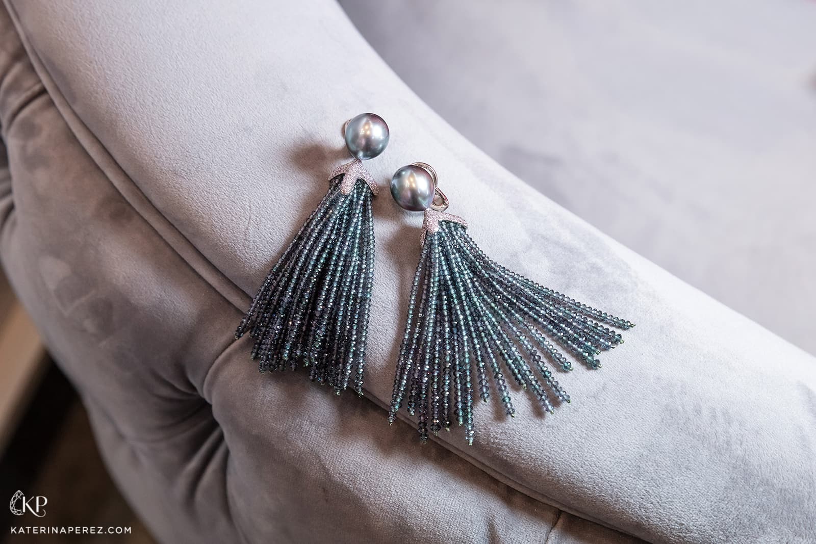  Assael earrings with garnets, Tahitian pearl and diamonds in white gold