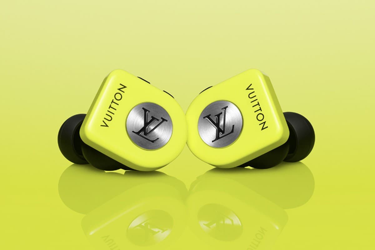  Louis Vuitton Horizon wireless earphones
