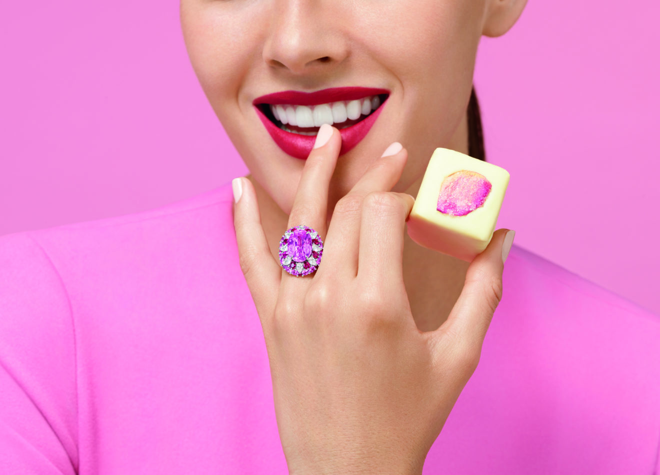 Кольцо Harry Winston 'Winston Candy' из платины с розовым сапфиром 10.59ct, рубинами и бриллиантами