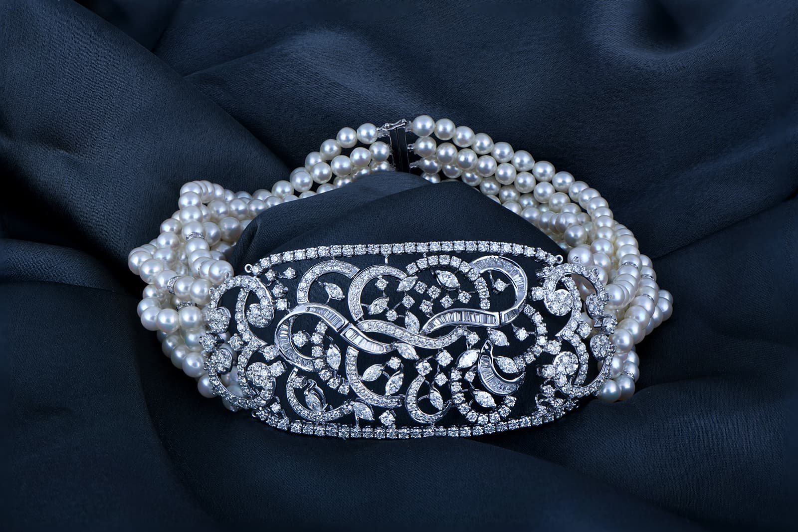  Jaipur Gems Dazzling Diamonds collection chocker with pearls and diamonds set in white gold